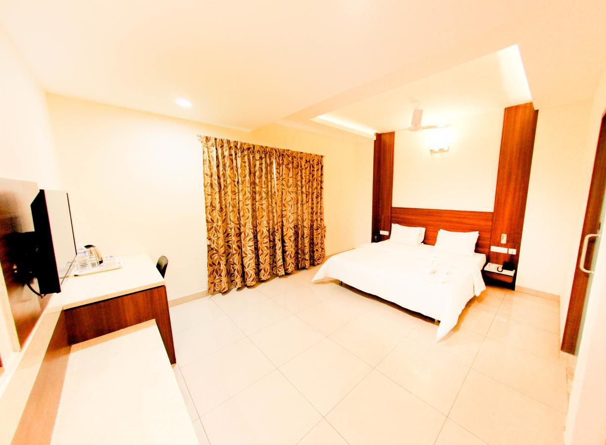 Hotel Rathna Residency Selam Zewnętrze zdjęcie